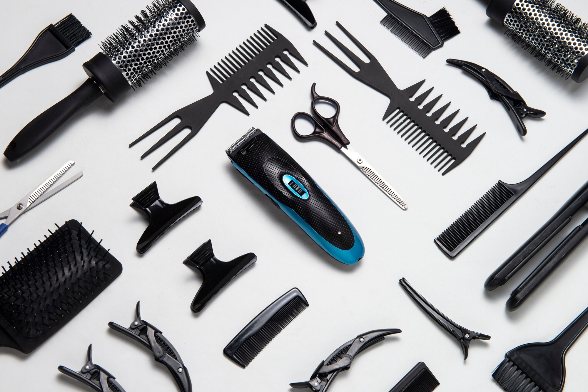 top-view-hairstyle-tools-arrangement_23-2149552392 foto